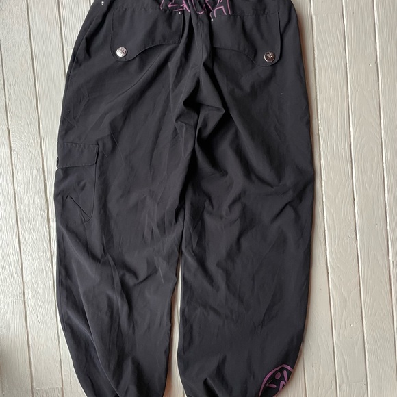 Zumba Fitness Black Spell Out Breathable Dance Joggers Women's Size Small - Picture 2 of 5